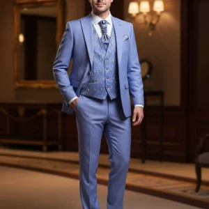 Abito slim elegante con gilet e  cravattone celeste